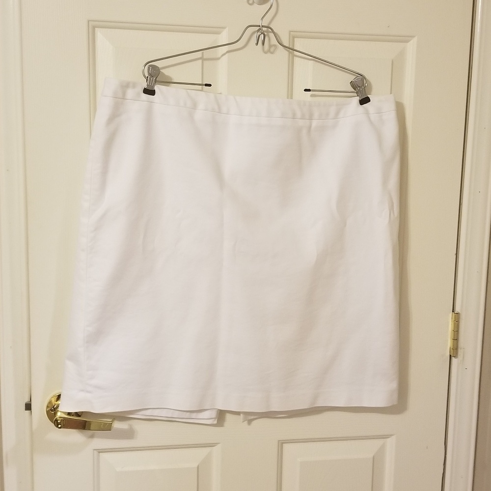 Plus size 20 white skirt